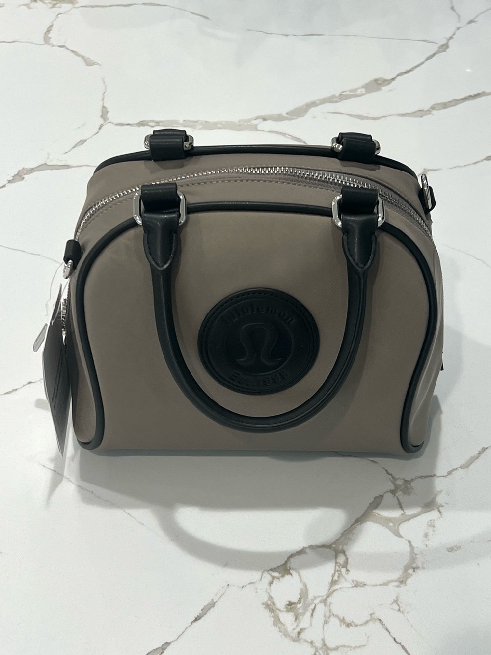 NWT LULULEMON BOWLER CROSSBODY BAG